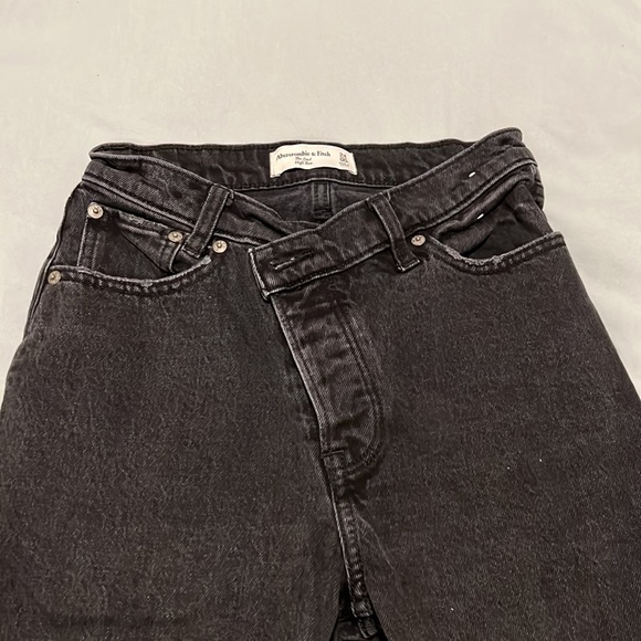 Abercrombie black dad jeans - Picture 4 of 5